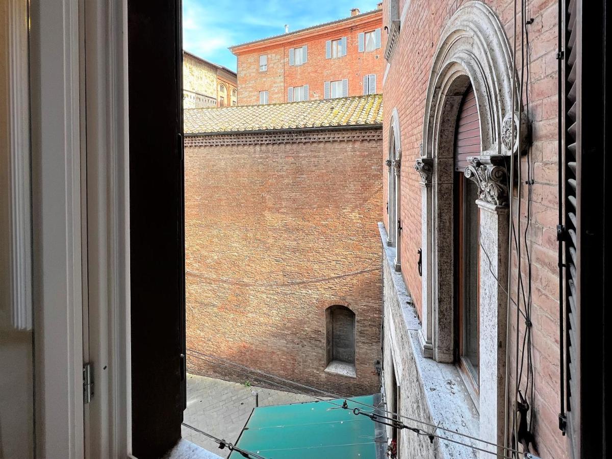 Casa Dany-At The Beginning Of The Main Street Siena Exterior photo