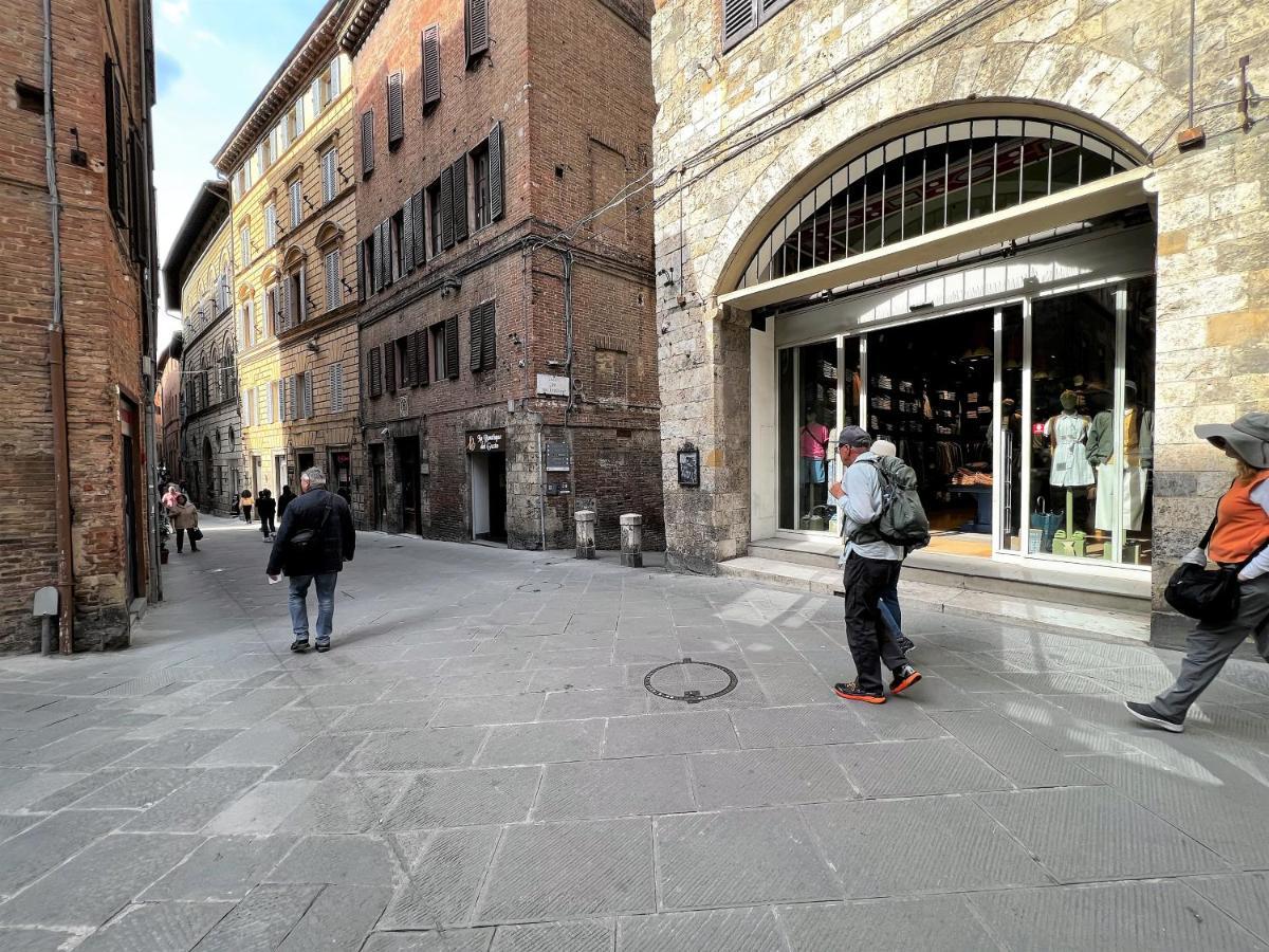 Casa Dany-At The Beginning Of The Main Street Siena Exterior photo