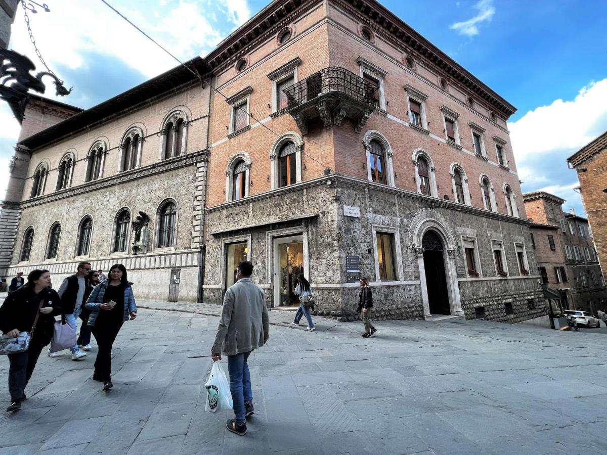 Casa Dany-At The Beginning Of The Main Street Siena Exterior photo